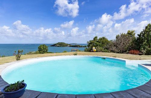 Le Francois House | Tranquil Maison d'Ô Pointe Thalémont with Private Beach