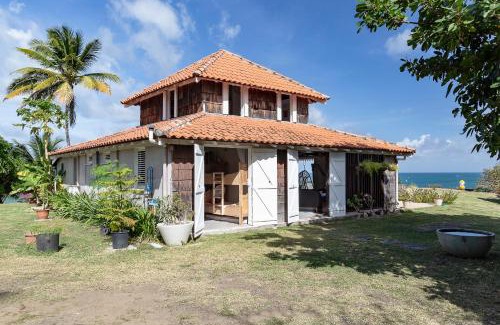 Le Francois House | Tranquil Maison d'Ô Pointe Thalémont with Private Beach