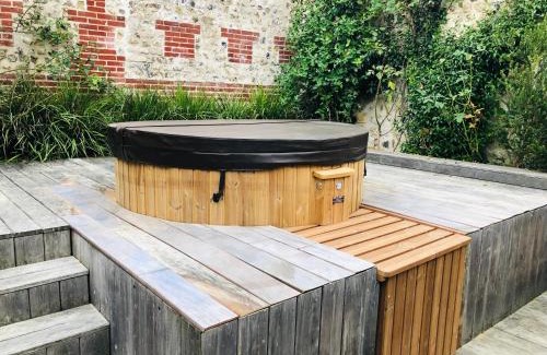Honfleur House | Architectural Retreat in Honfleur with Private Hot Tub