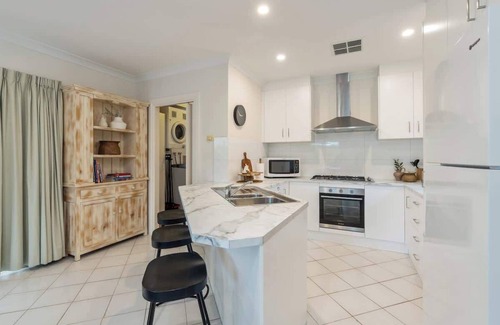 Glenside House | Maison d'Art Summary: