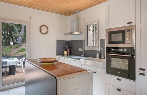 Saint-Michel-Chef-Chef House | Oceanfront Maison Dune et Forêt - 10/10 Guest Rated Escape