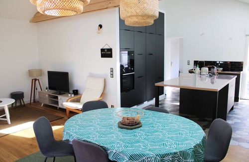 Tharon-Plage House | Explore Maison de Vacance at Tharon Plage - Family Retreat