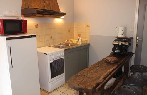 La Chapelle-au-Riboul House | Cozy Maison d'hôtes La Lavandière with Family-Friendly Perks