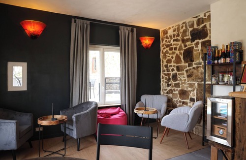 La Bastide-Clairence Bed & Breakfast | Discover Maison d'hôtes Perbos 1556: Eco-Friendly Getaway