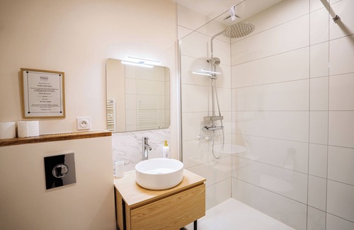 La Bastide-Clairence Bed & Breakfast | Discover Maison d'hôtes Perbos 1556: Eco-Friendly Getaway