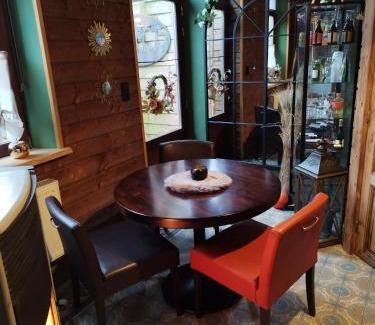 Walcourt Bed & Breakfast | Cozy Maison d'hôte Les Notes Endormie with Hot Tub & Breakfast