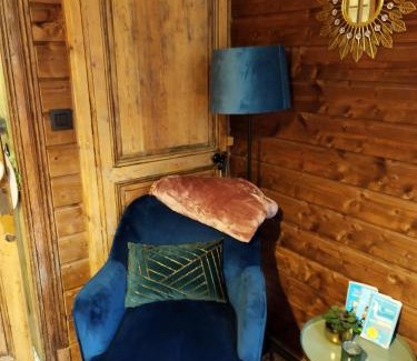 Walcourt Bed & Breakfast | Cozy Maison d'hôte Les Notes Endormie with Hot Tub & Breakfast