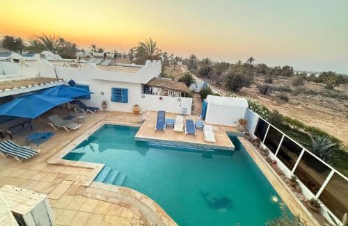 Aghir House | Desert Dream Retreat in Jerba - Pool & Oceanfront Bliss