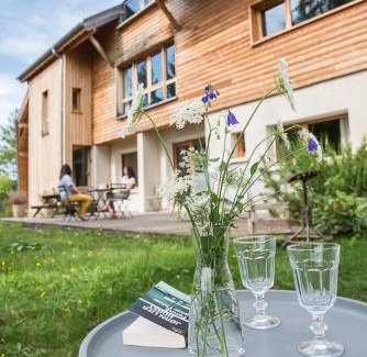 Lans-en-Vercors House | Oceanfront Retreat at Maison d'hôtes Agathe et Sophie
