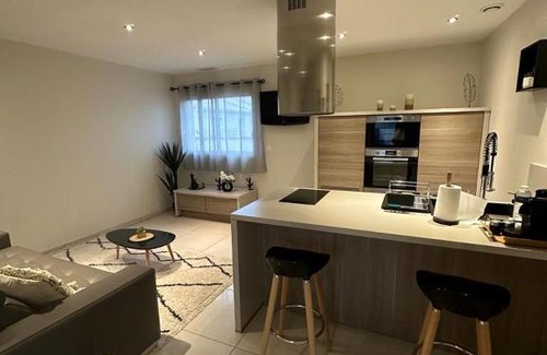 ZAC Andromede Apartment | Chic Maison d'hôtes in Beauzelle - Family Friendly Retreat