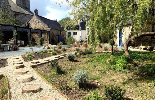 Loguivy-Plougras Bed & Breakfast | Discover Maison D'hôtes La Passerelle in Cotes D'Armor