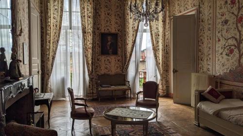 Le Puy-en-Velay House | Elegant Maison d'hôtes with Top Amenities and 9.6 Rating