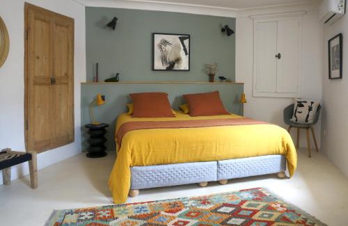 Robion Bed & Breakfast | Oceanfront Retreat: Maison d'hôtes Kazaart - Guest Rated 9.8