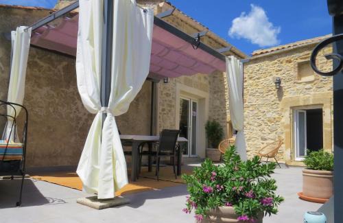Laudun Bed & Breakfast | Relax at Maison d'hôtes La Bignone with Spa & Hot Tub