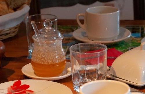 Colombe-le-Sec Bed & Breakfast | Cozy Maison d'hôtes La Colombelle with Pet-Friendly Perks