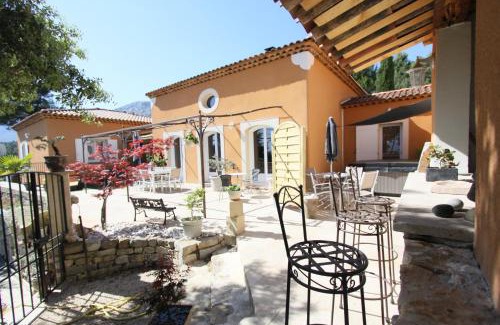 Puyloubier House | Discover Maison d'hôtes la Garenne: 9.7/10 & Oceanfront Bliss