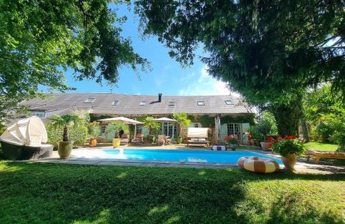 Le Lonzac Bed & Breakfast | Relaxing Oceanfront Stay at Maison d'hôtes Les Jardins