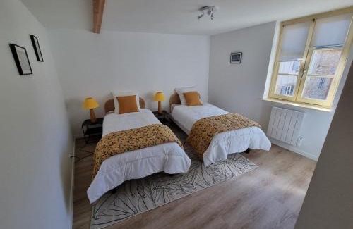 Le Lonzac Bed & Breakfast | Relaxing Oceanfront Stay at Maison d'hôtes Les Jardins