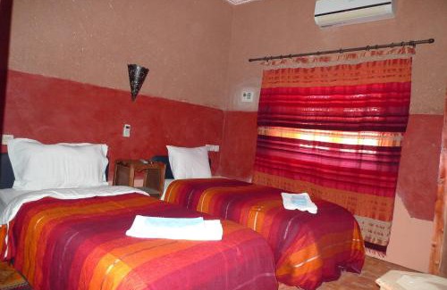 Ait Benhaddou Bed & Breakfast | Cozy Maison d'Hôtes Nouflla: Pet-Friendly Retreat Awaits