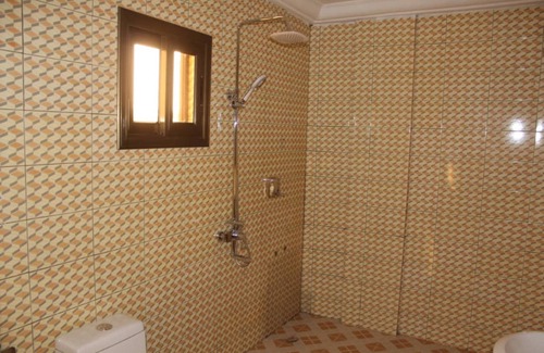 Ouagadougou House | Cozy Maison D Hote Villy: Family-Friendly with Dining Options