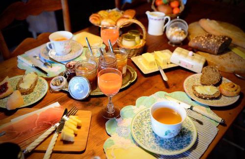 Mittainville Bed & Breakfast | Relax at Maison d'Hotes à l'Ombre Bleue - Rated 9.6/10