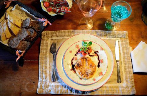 Mittainville Bed & Breakfast | Relax at Maison d'Hotes à l'Ombre Bleue - Rated 9.6/10