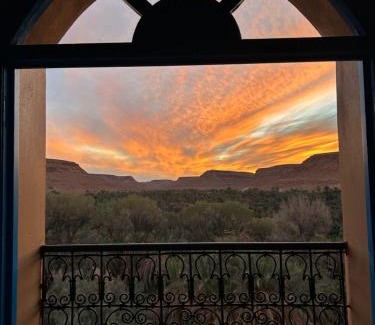 Amelkis Hotel | Guest Rated 9.4: Maison D'hotes Sahara with Family-Friendly Eats