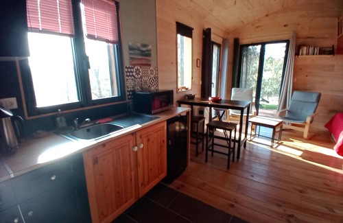 Saint-Leon-sur-Vezere House | Nature Retreat with Scenic Views and Family-Friendly Amenities
