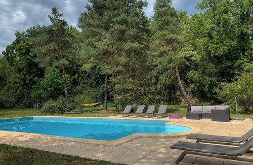 Clermont-d'Excideuil House | Discover Maison Dans le Périgord: Perfect for 12 Guests
