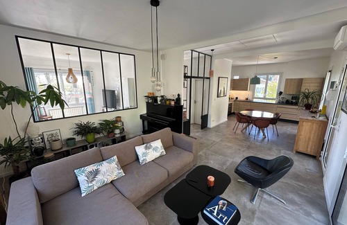 Est House | Nature Retreat: 10 Minutes from City Center with Pool