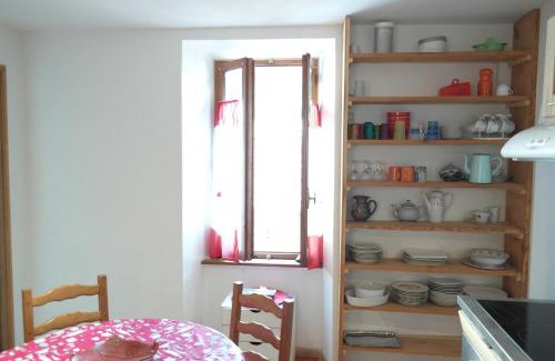 Olargues House | Cozy Village Home in Medieval Setting - Family-Friendly Stay