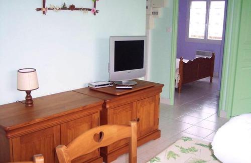 Les Moutiers-en-Retz House | Cozy 2-Bedroom Maison with Garden and WiFi in Les Moutiers