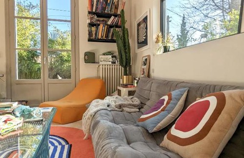 Vaucresson House | Elegant 3-Bedroom Home with Garden and Free Wi-Fi in Vaucresson