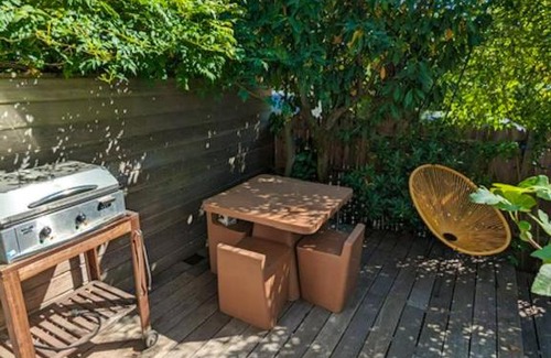 Vaucresson House | Elegant 3-Bedroom Home with Garden and Free Wi-Fi in Vaucresson