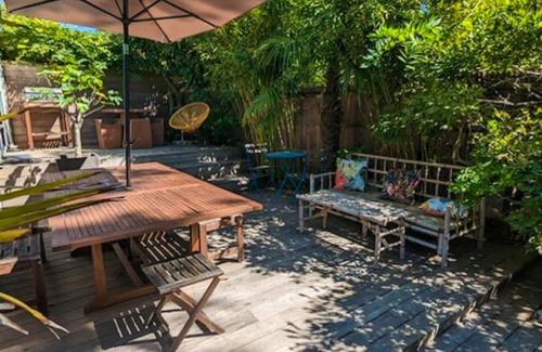 Vaucresson House | Elegant 3-Bedroom Home with Garden and Free Wi-Fi in Vaucresson