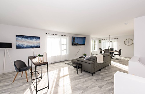 Val-d'Or House | Pet-Friendly Maison de 4 Lits in Val D'or for Family Stays