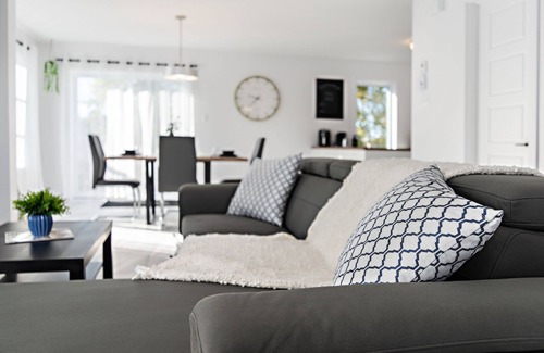 Val-d'Or House | Pet-Friendly Maison de 4 Lits in Val D'or for Family Stays