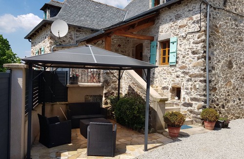 La Bastide-l'Eveque Cottage | Experience Maison de Caractère La Bastide: 9.8 Guest Rated Stay