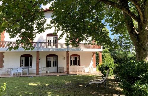 Gavarret-sur-Aulouste House | Idyllic Country House with Large Lake and Lush Park