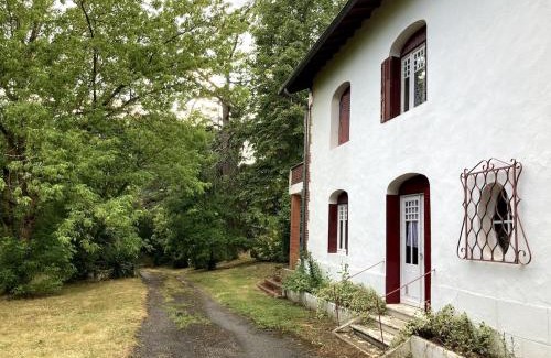 Gavarret-sur-Aulouste House | Idyllic Country House with Large Lake and Lush Park