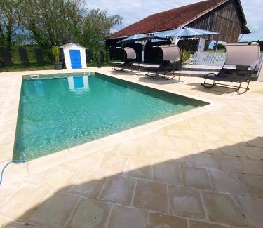 Savignac-sur-Leyze House | Maison de campagne Piscine, jacuzzi 2P Monflanquin