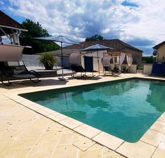 Savignac-sur-Leyze House | Maison de campagne Piscine, jacuzzi 2P Monflanquin