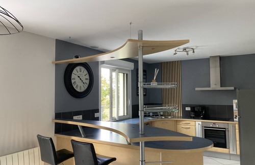 Logonna-Daoulas House | Renovated Coastal Retreat for Families with Breakfast Included