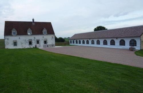 Mauves-sur-Huisne House | Idyllic Maison de Campagne: Family & Pet-Friendly Retreat