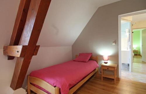 Mauves-sur-Huisne House | Idyllic Maison de Campagne: Family & Pet-Friendly Retreat