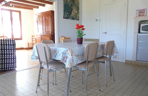 Dienne House | Experience Maison de Campagne - Family-Friendly Retreat