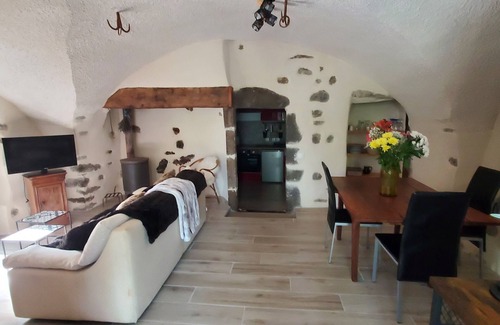 Darbres House | Relaxing Maison de Campagne Ardéchoise with Spa Retreat