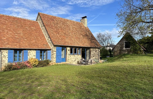 Lubersac House | Exceptional Maison de Campagne: Breakfast & Family-Friendly