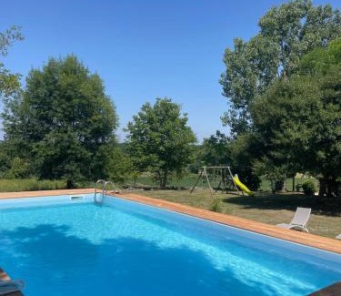 Villereal House | Relax at Maison de Campagne with Private Pool & Ocean View