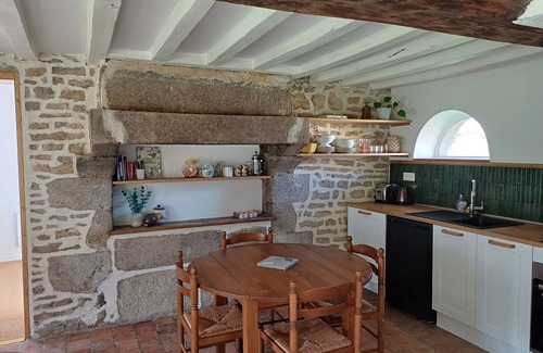 Champfleur Cottage | Beautiful Maison de Campagne: Family Fun & Unique Rooms